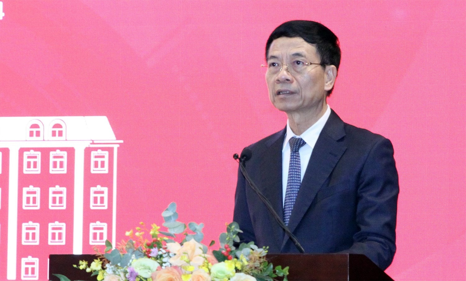 Bộ trưởng Bộ Thông tin và Truyền thông Nguyễn Mạnh Hùng phát biểu