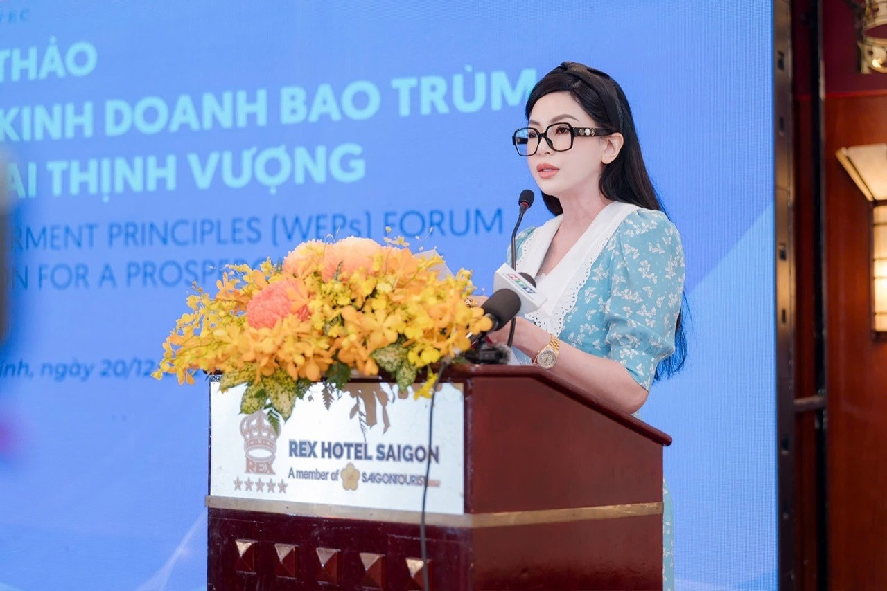 ceo-le-hong-thuy-tien-phat-bieu.jpg