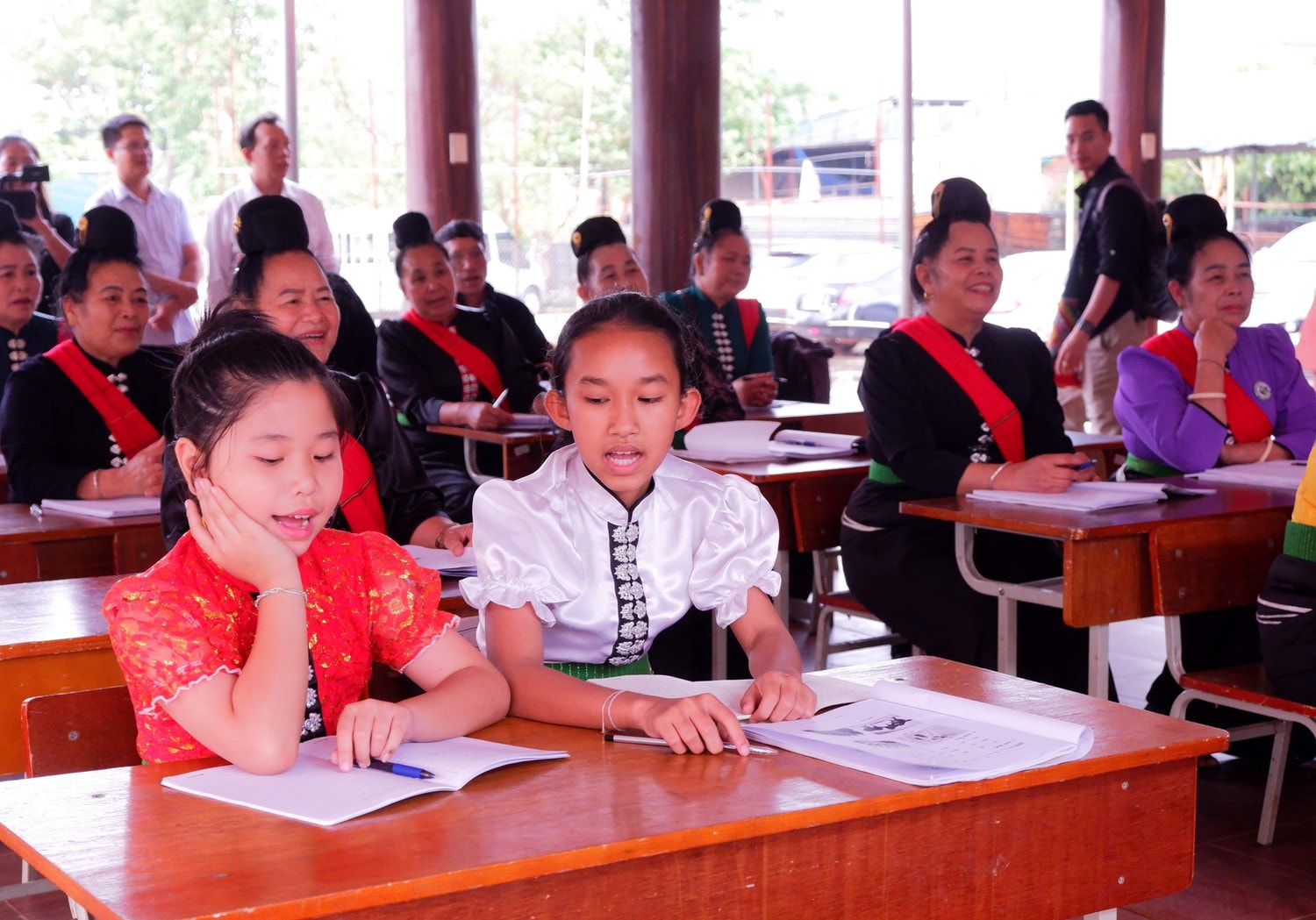 Học viên lớp học chữ Thái lớn nhất 76 tuổi, nhỏ nhất 9 tuổi