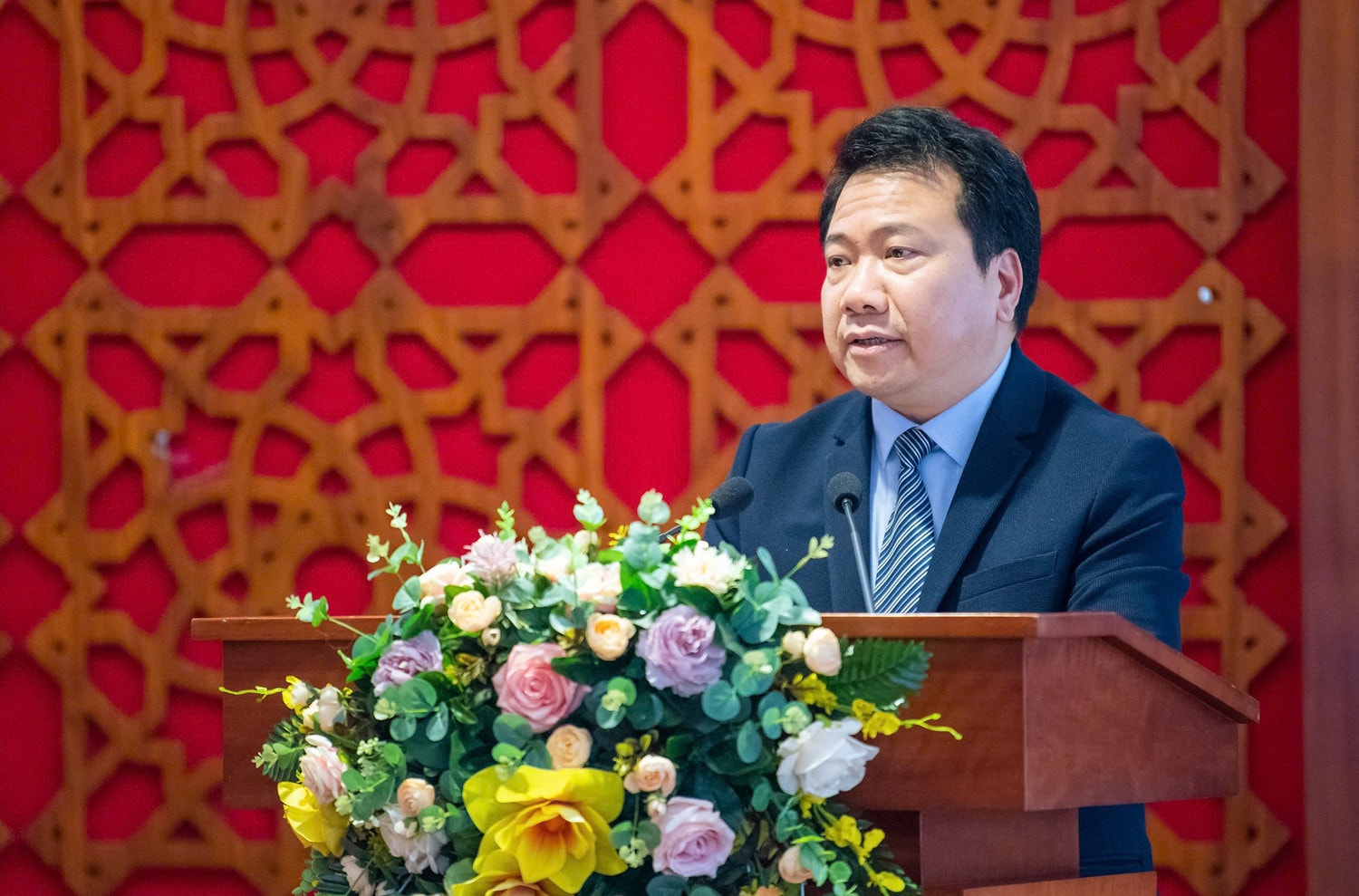 Phó Chủ nhiệm Ủy ban Pháp luật Ngô Trung Thành phát biểu