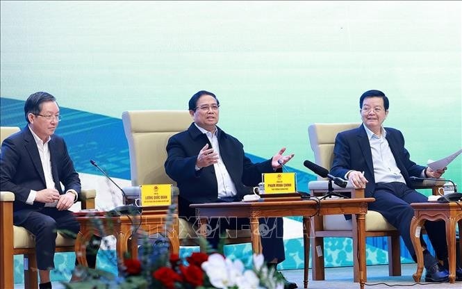 Thủ tướng Phạm Minh Chính đối thoại với nông dân. Ảnh: Dương Giang/TTXVN
