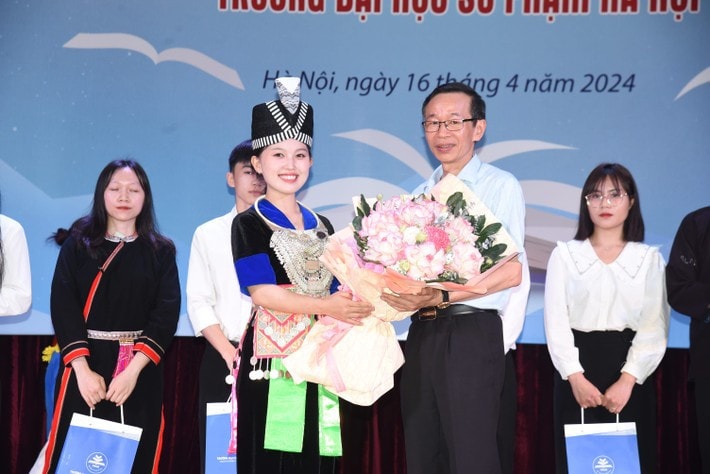 dsc-9403-min-1713285867937.jpg