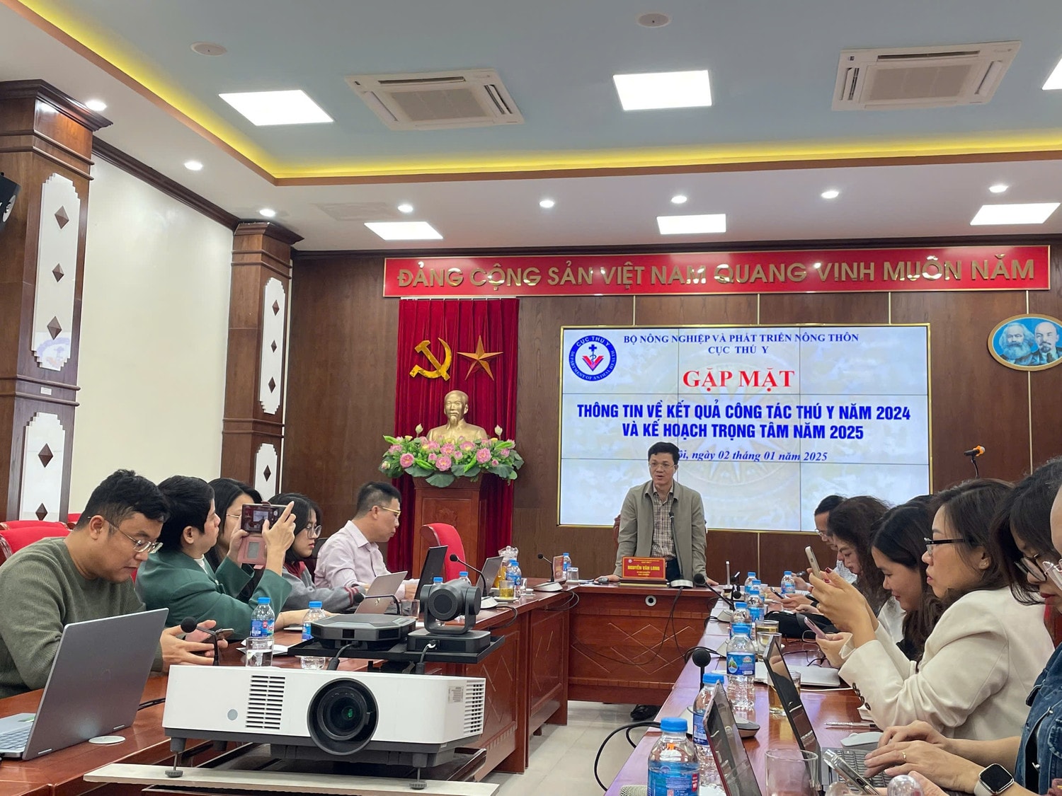 Cục trưởng Cục Thú y Nguyễn Văn Long chủ trì buổi gặp mặt Ảnh: Hạnh Nhung