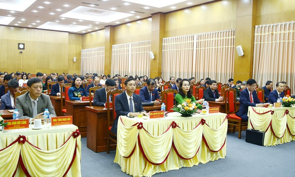 Các đại biểu tham dự kỳ họp. Ảnh: Quốc Trường