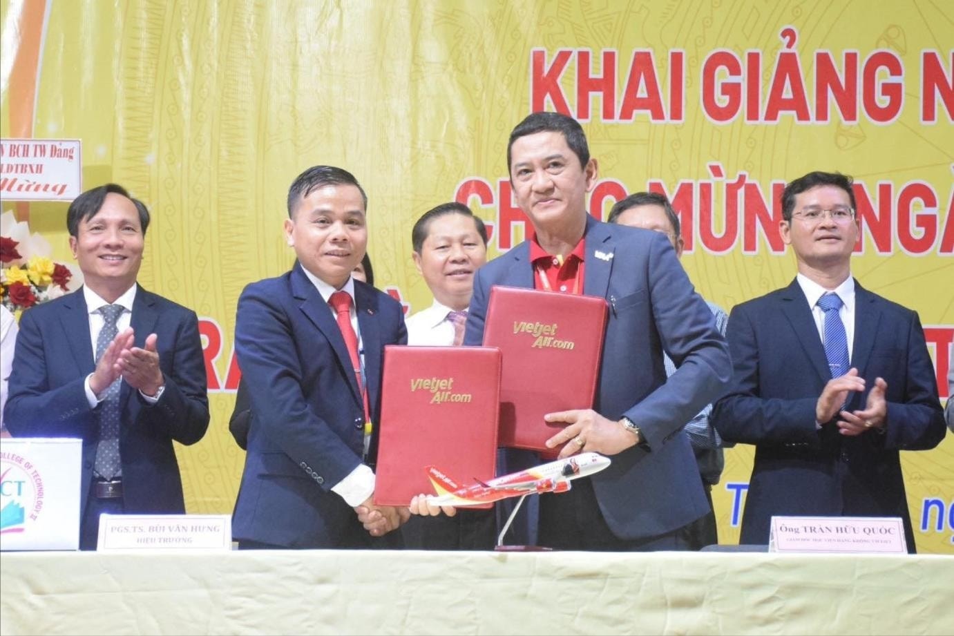 Hợp tác chặt chẽ với các doanh nghiệp – Trường Cao đẳng Kỹ nghệ II đã mang lại cơ hội việc làm cho hơn 83% sinh viên sau tốt nghiệp