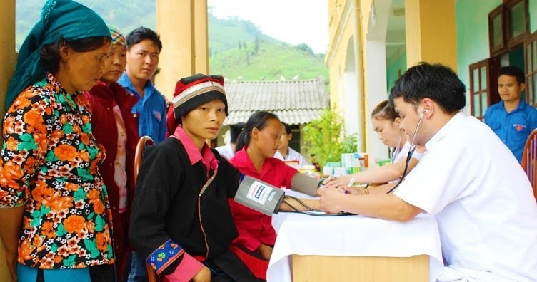 Nhiều trạm y tế xã tại vùng đồng bào dân tộc thiểu đạt chuẩn, đáp ứng nhu cầu chăm sóc sức khỏe của người dân.