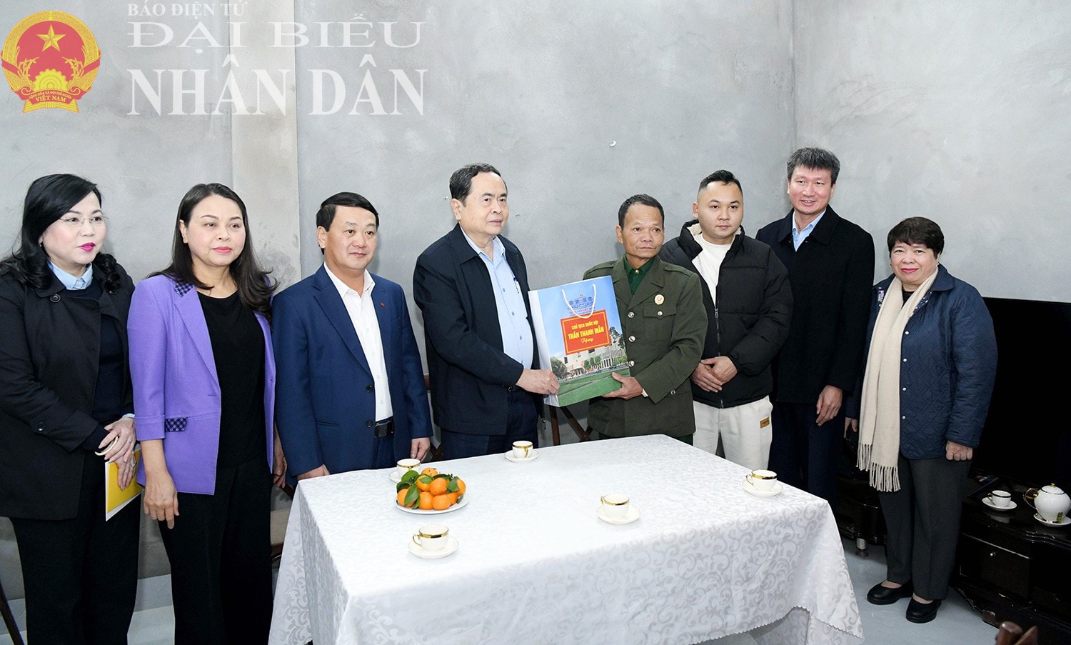 dbnd_tl_tang-qua-a2.jpg