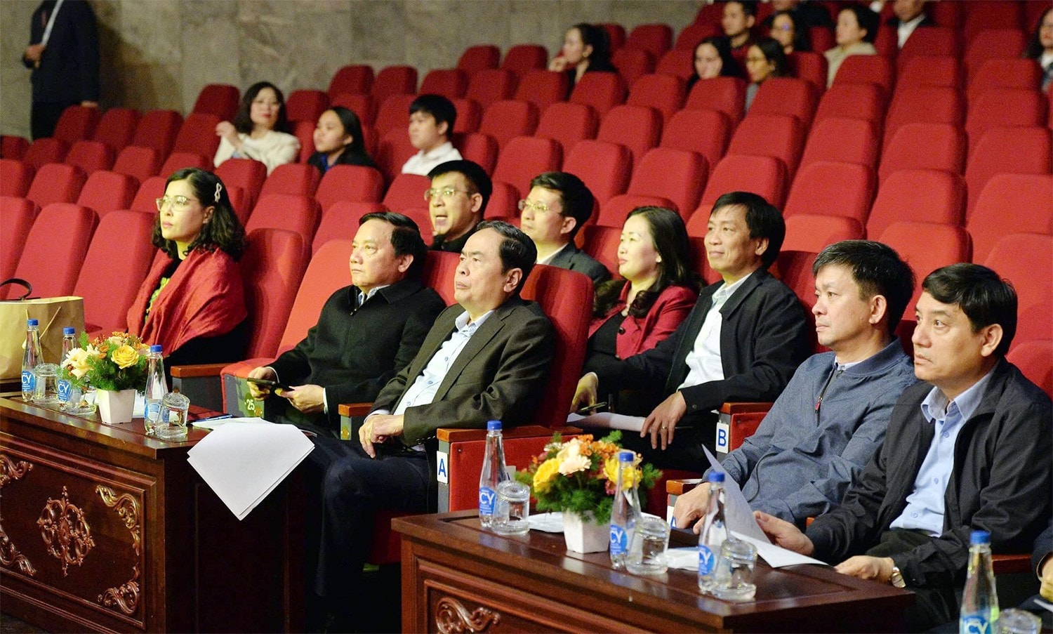 Chủ tịch Quốc hội Trần Thanh Mẫn; Phó Chủ tịch Quốc hội Nguyễn Khắc Định và các đại biểu dự Lễ tổng duyệt trao Giải Diên Hồng lần thứ 3. Ảnh: Hồ Long