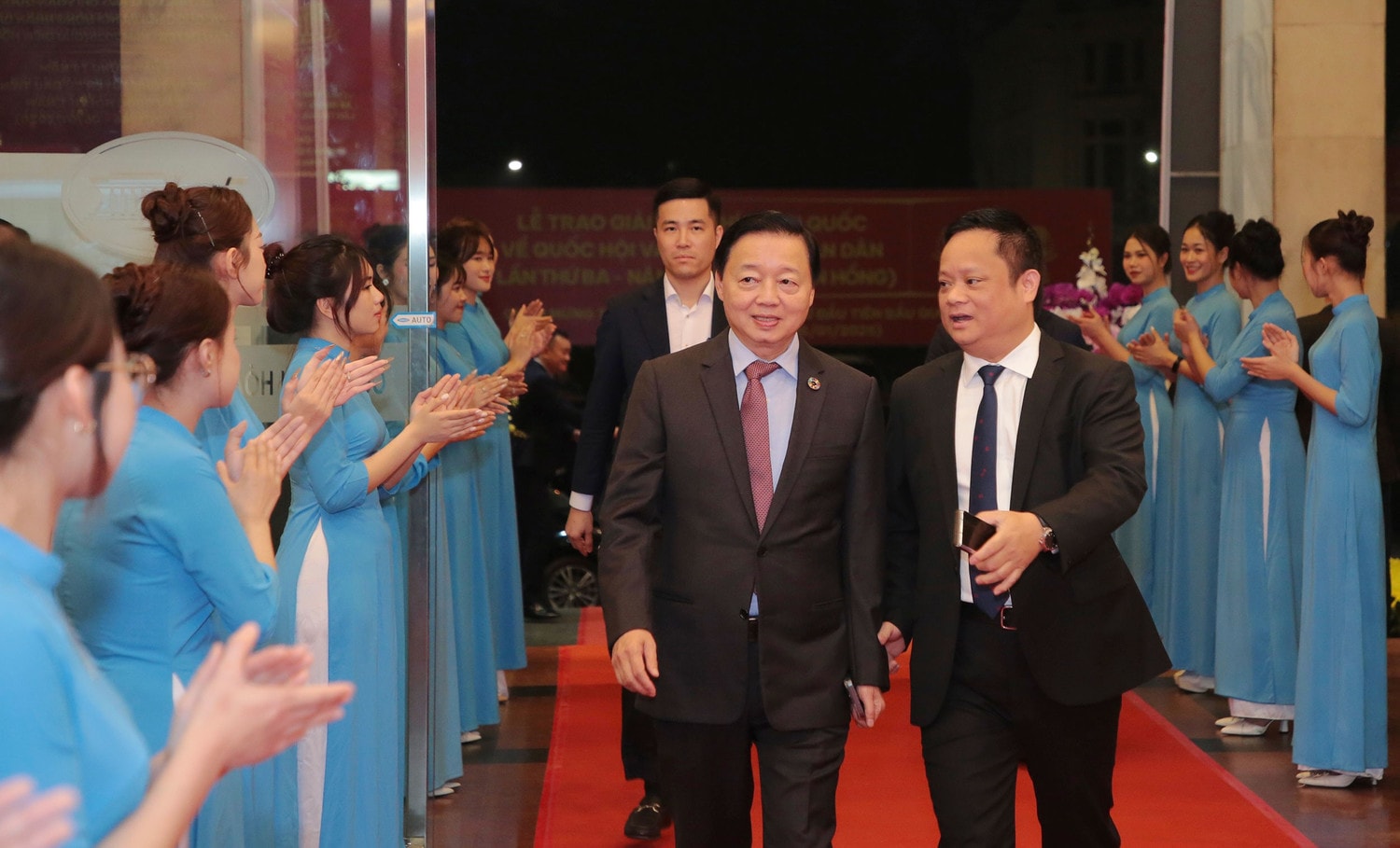 Phó Thủ tướng Chính phủ Trần Hồng Hà đến dự Lễ trao giải. Ảnh: Duy Thông