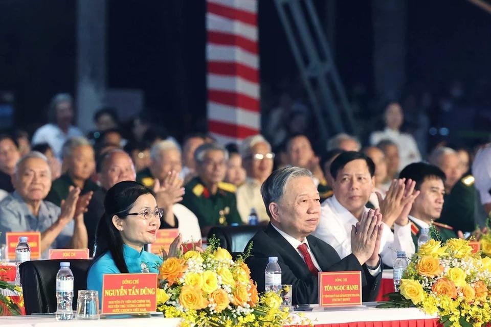 Tổng Bí thư Tô Lâm dự Lễ kỷ niệm 50 năm Ngày Giải phóng Phước Long, Bình Phước. Ảnh: Thống Nhất/TTXVN
