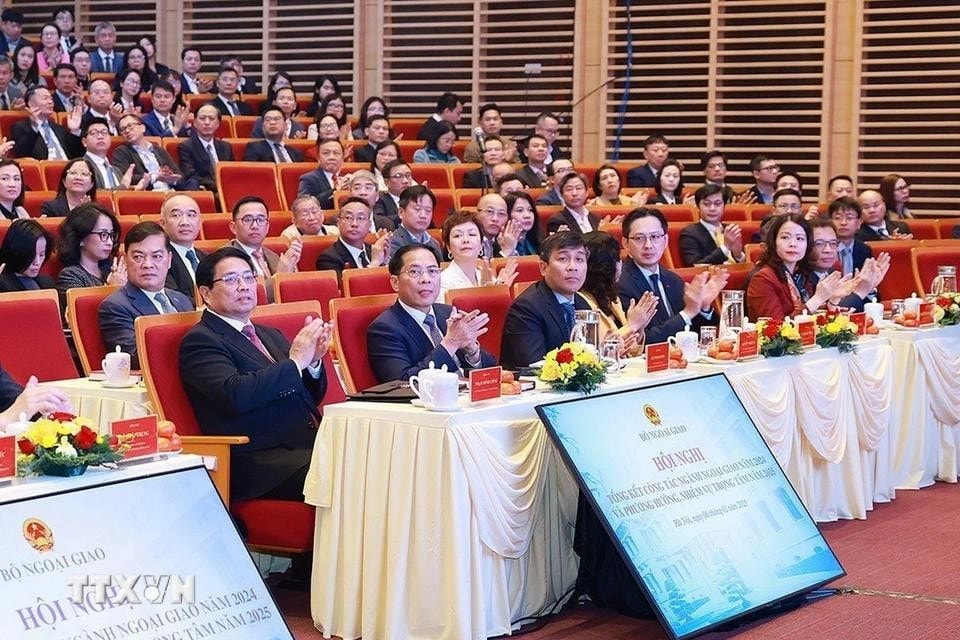 Thủ tướng Phạm Minh Chính và các đại biểu dự Hội nghị tổng kết công tác năm 2024 và phương hướng, nhiệm vụ trọng tâm năm 2025 của ngành ngoại giao
