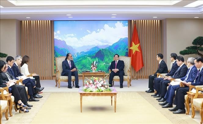 Thủ tướng Phạm Minh Chính tiếp Phó Tổng Thư ký Liên Hợp Quốc Amandeep Singh Gill. Ảnh: Dương Giang/TTXVN