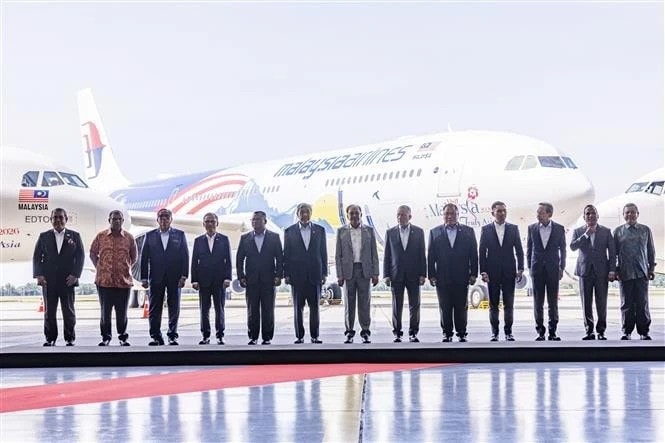 Malaysia’s Prime Minister Anwar Ibrahim (centre) and cabinet members at the launching ceremony of Visit Malaysia 2026 campaign on January 6 (Photo: Bernama) malaysia.jpg