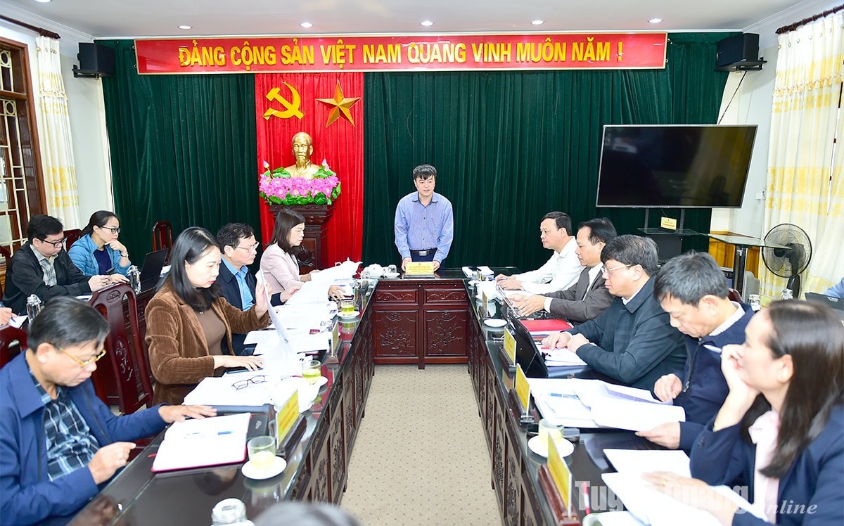 ban-kinh-te-ngan-sach-hdnd-tinh-tuyen-quang-to-chuc-hop-tham-tra-cac-du-thao-nghi-quyet-trinh-ky-hop-thuong-le-cuoi-nam-2024-ngoc-hung.jpg