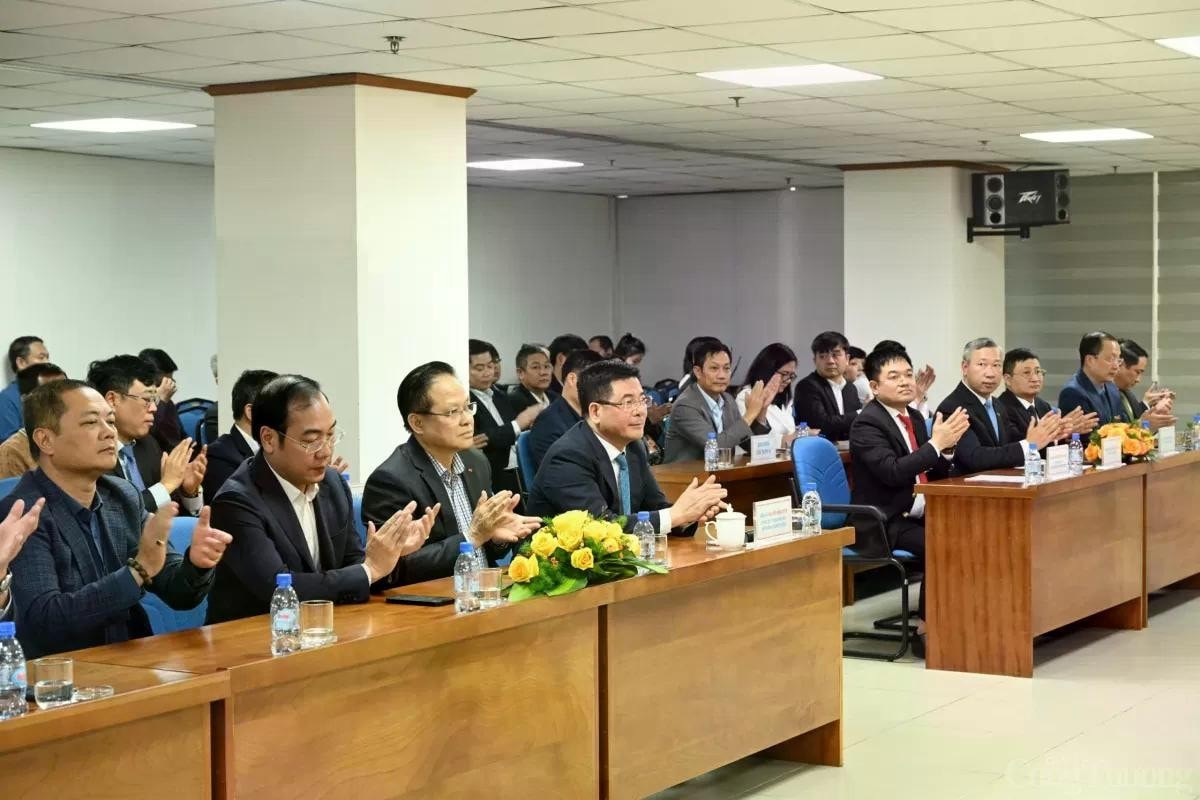 Bộ trưởng Nguyễn Hồng Diên ghi nhận và đánh giá rất cao vai trò truyền tải thông tin của Báo Công Thương.