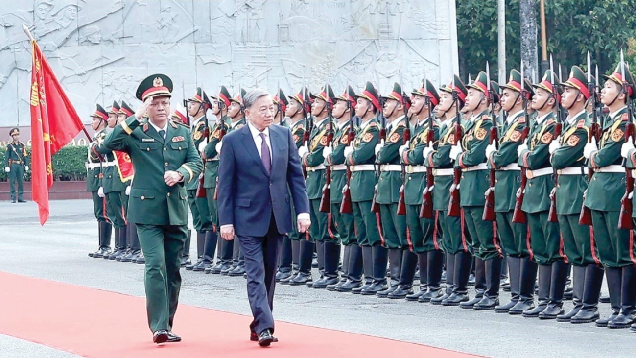 1vna-potal-tong-bi-thu-to-lam-tham-va-lam-viec-tai-quan-khu-7-7796704.jpg