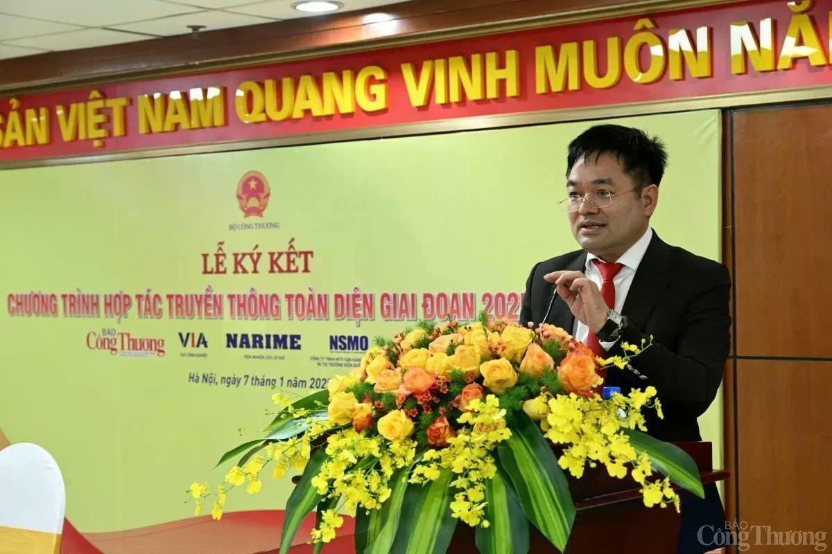 Tổng Biên tập Báo Công Thương phát biểu tại hội nghị