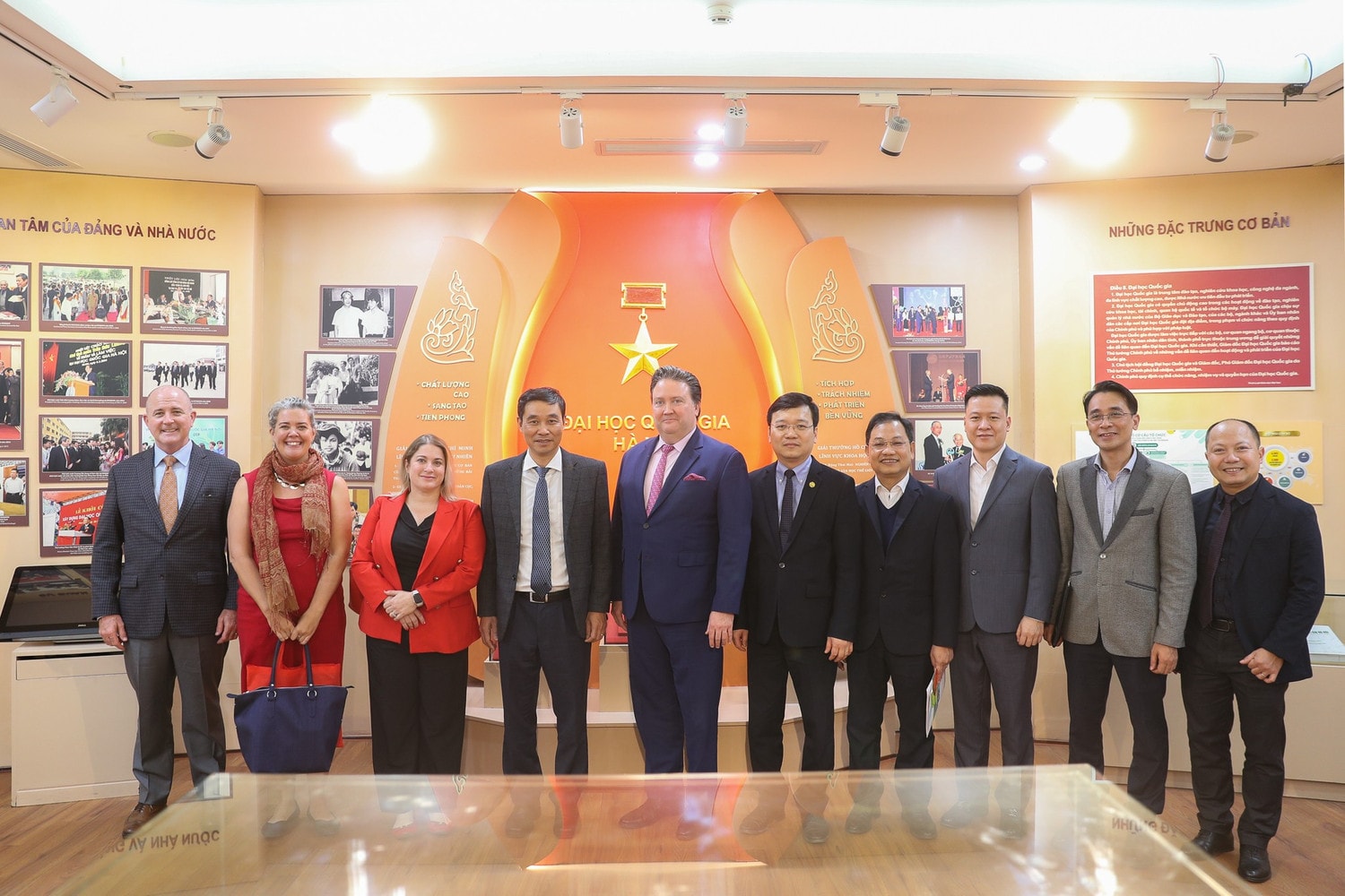 vnu-dai-su-my-tai-viet-nam-giao-luu-voi-sinh-vien-dhqghn-29.jpg