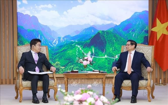 Thủ tướng Phạm Minh Chính tiếp Bộ trưởng Tài chính Nhật Bản Kato Katsunobu. Ảnh: Dương Giang/TTXVN