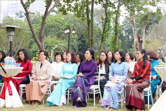 Bà Ngô Phương Ly, Phu nhân Tổng Bí thư Tô Lâm cùng các đại biểu tham dự buổi gặp mặt. Ảnh: Phạm Kiên/TTXVN