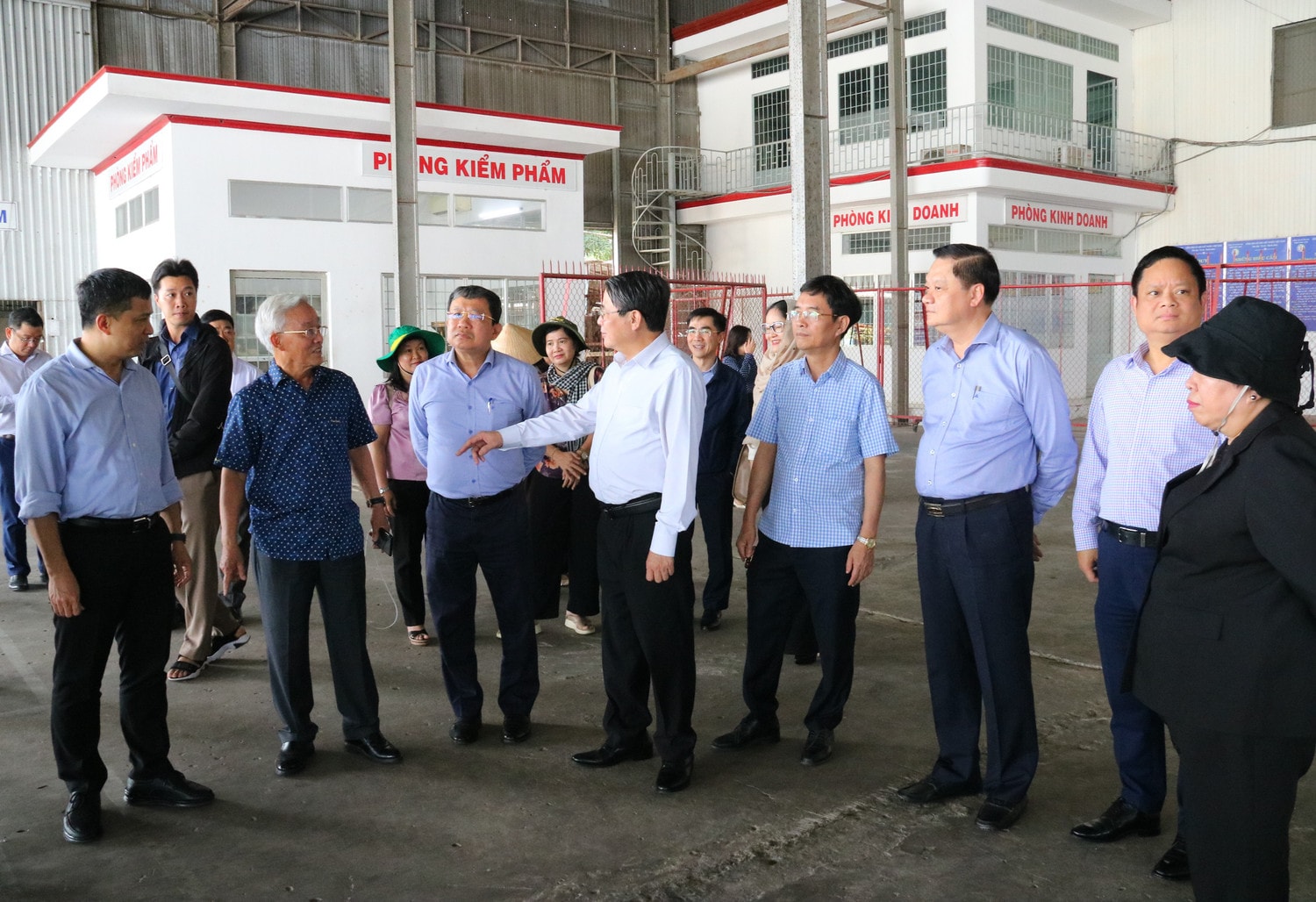 pct-qh-nguyen-duc-hai-tham-cong-ty-trung-an.jpg
