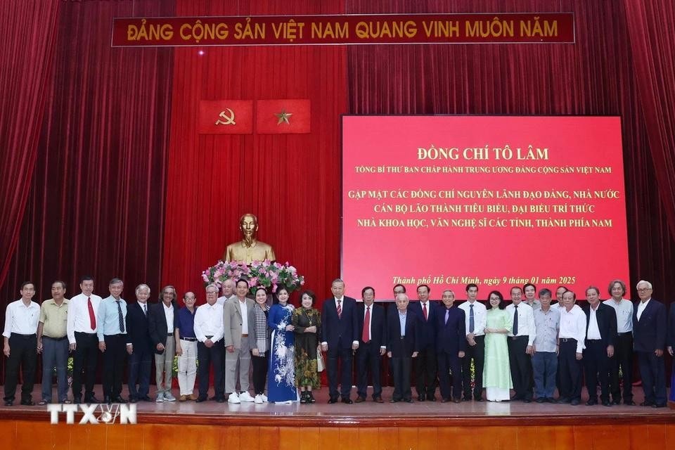 Tổng Bí thư Tô Lâm và các đại biểu chụp ảnh chung. Ảnh: Thống Nhất/TTXVN