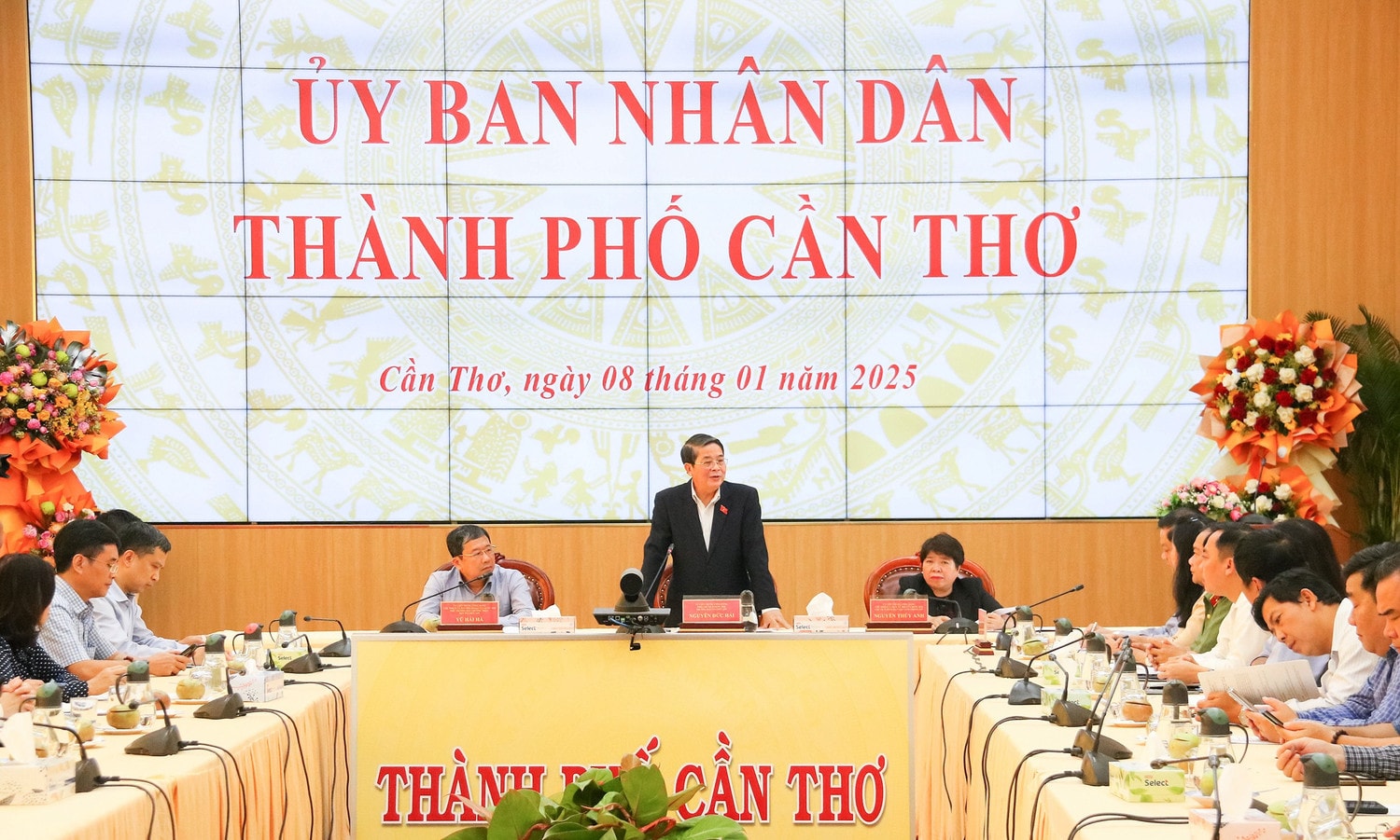 Phó Chủ tịch Quốc hội Nguyễn Đức Hải phát biểu tại cuộc làm việc. Ảnh: Nguyễn Hành