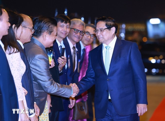 Lễ tiễn Thủ tướng Phạm Minh Chính rời Vientiane, kết thúc chuyến thăm Lào và đồng chủ trì Kỳ họp lần thứ 47 Ủy ban liên Chính phủ Việt Nam - Lào. Ảnh: Dương Giang/TTXVN