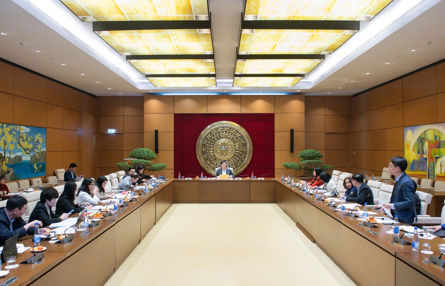 Quang cảnh phiên họp