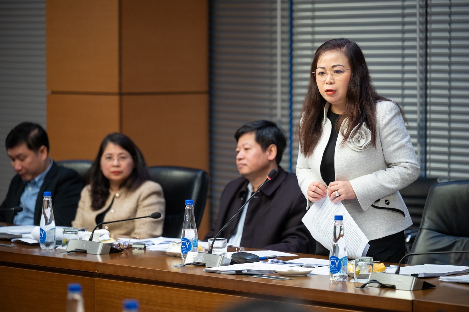 Phó Chủ nhiệm Ủy ban Tài chính - Ngân sách Vũ Thị Lưu Mai phát biểu