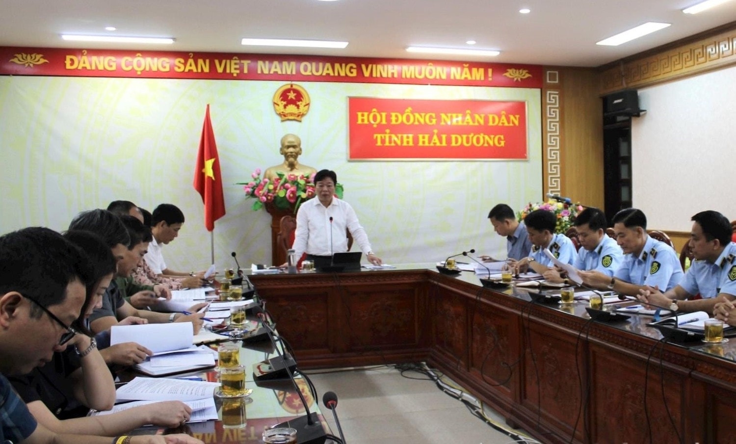 Thường trực HĐND tỉnh Hải Dương giám sát công tác quản lý, xử lý tài sản là tang vật, phương tiện vi phạm hành chính bị tịch thu với Cục Quản lý thị trường và Sở Tài chính. Ảnh: Phong Tuyết