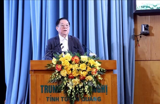 Trưởng Ban Tuyên giáo Trung ương Nguyễn Trọng Nghĩa phát biểu tại chương trình tặng quà Tết. Ảnh: Quang Cường/TTXVN