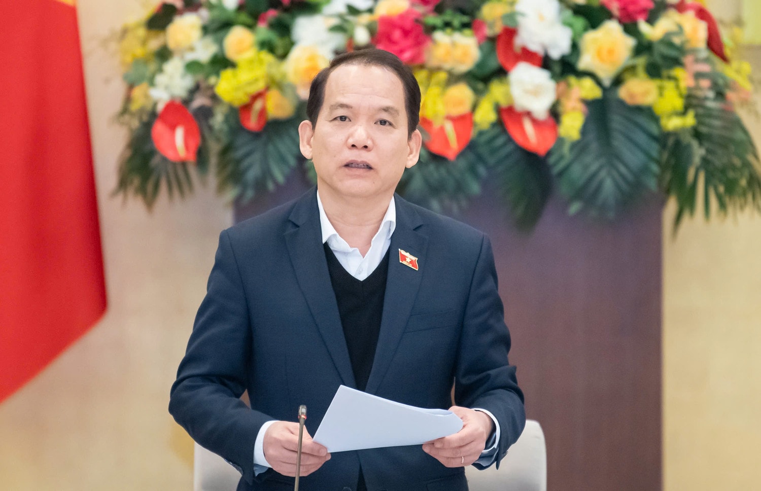Chủ nhiệm Ủy ban Pháp luật Hoàng Thanh Tùng phát biểu tại phiên họp