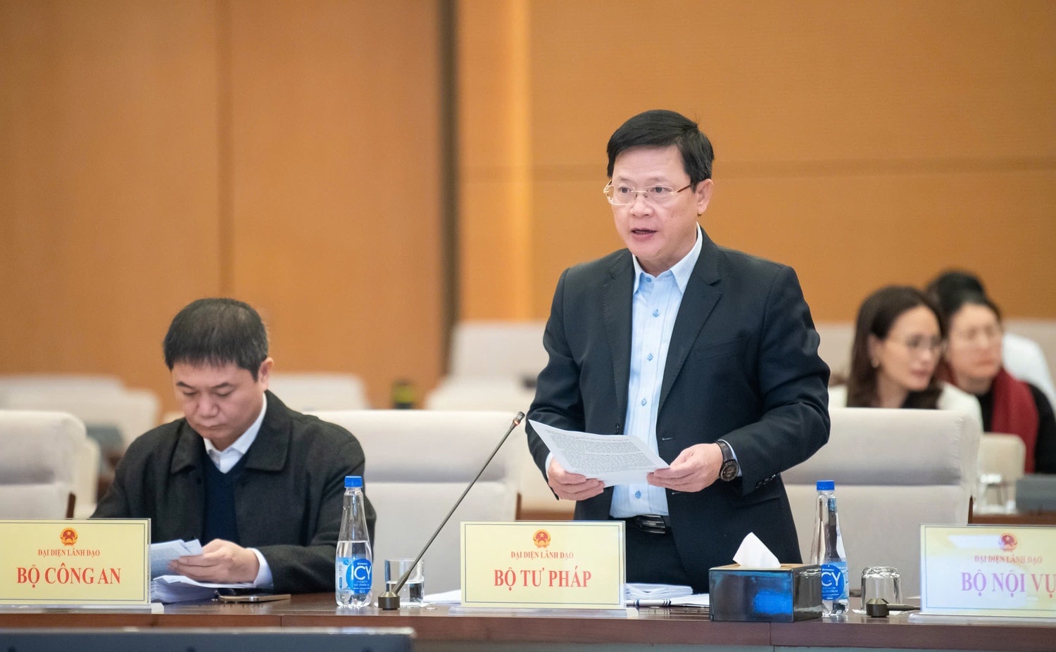 Thứ trưởng Bộ Tư pháp Mai Lương Khôi phát biểu