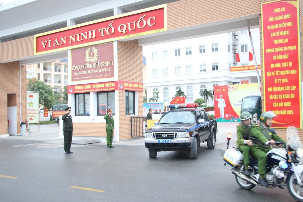 cong-an-tinh-ra-quan-tan-cong-tran-ap-toi-pham-dam-bao-an-ninh-trat-tu-an-toan-giao-thong-dip-tet-nguyen-dan-at-ty-2025.jpg