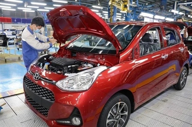 To afford a mid-range car, a family of two in Vietnam would have to work for more than three years and have no expenditures. (Photo: VNA) dsc-0370.jpg