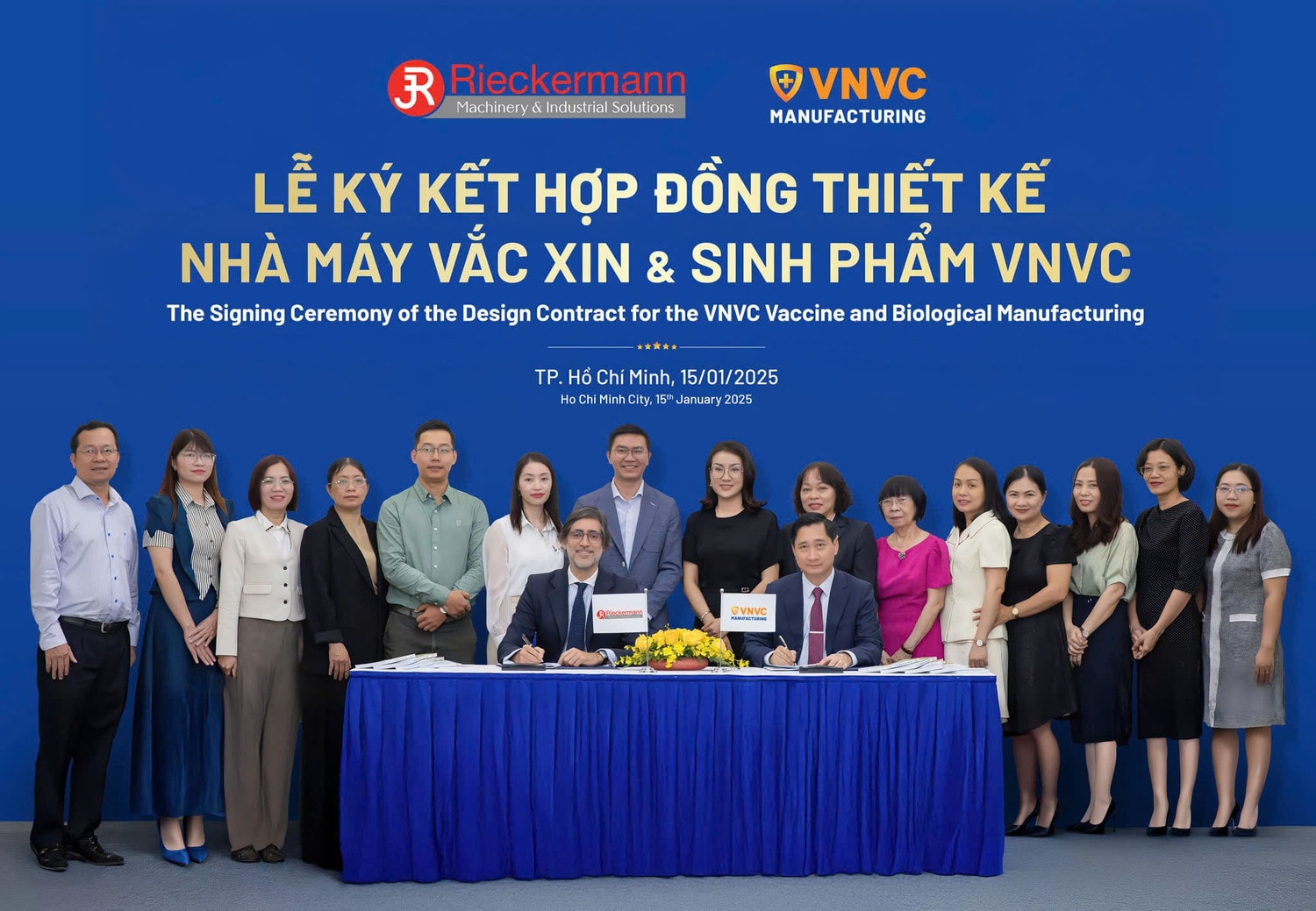 2-vnvc-ky-ket-don-vi-thi-cong-nha-may-vac-xin-1.jpg