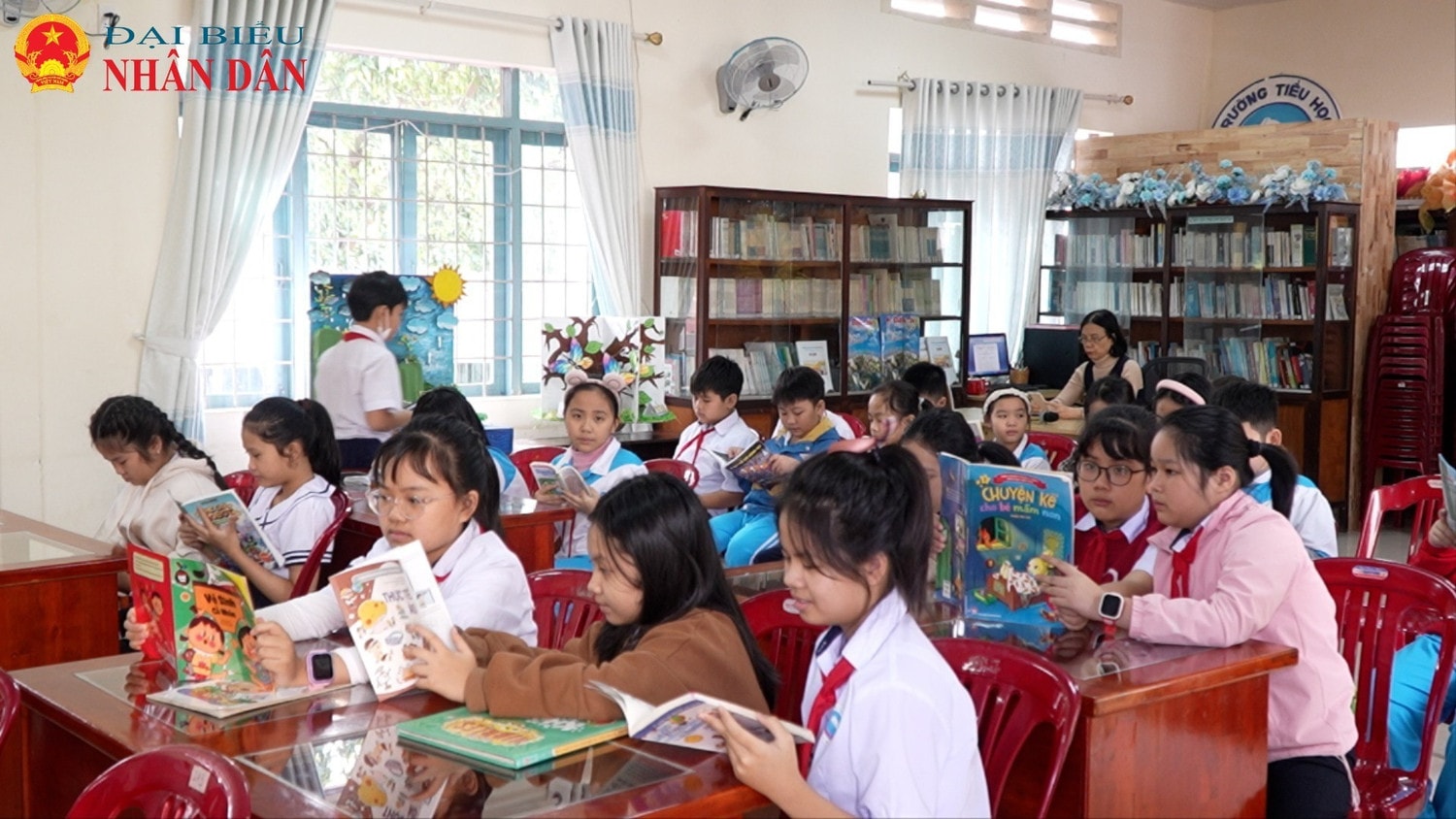 thu-vien00-13-30-51still004-1096.jpg