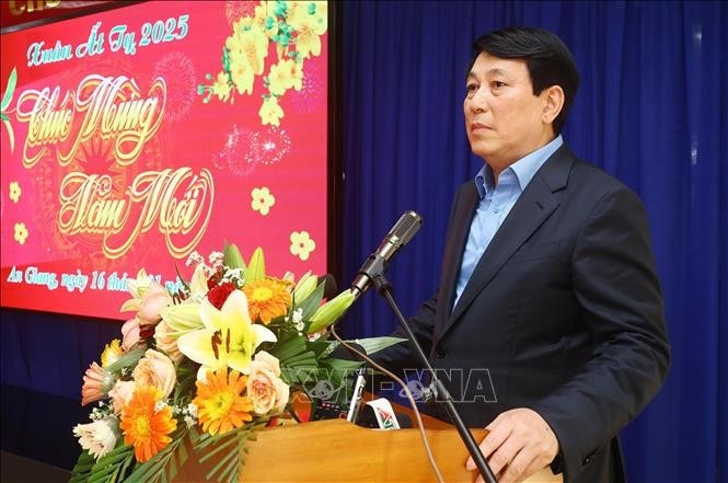 Chủ tịch nước Lương Cường chúc Tết đảng bộ, chính quyền và nhân dân tỉnh An Giang. Ảnh: Lâm Khánh/TTXVN