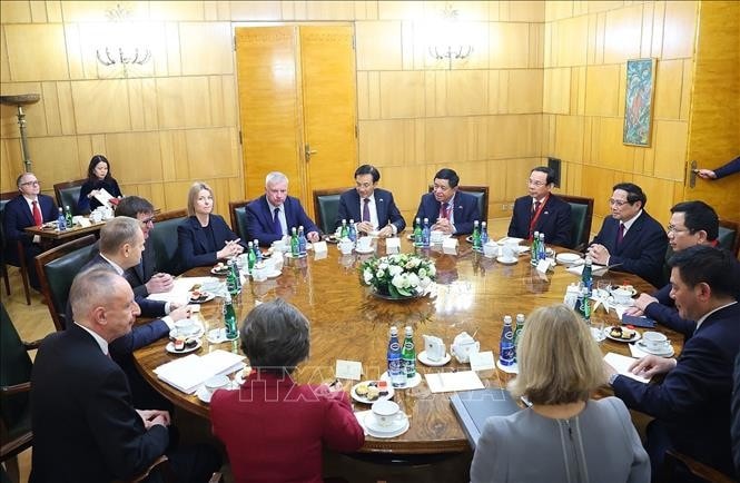 Thủ tướng Phạm Minh Chính hội đàm với Thủ tướng Ba Lan Donald Tusk. Ảnh: Dương Giang/TTXVN