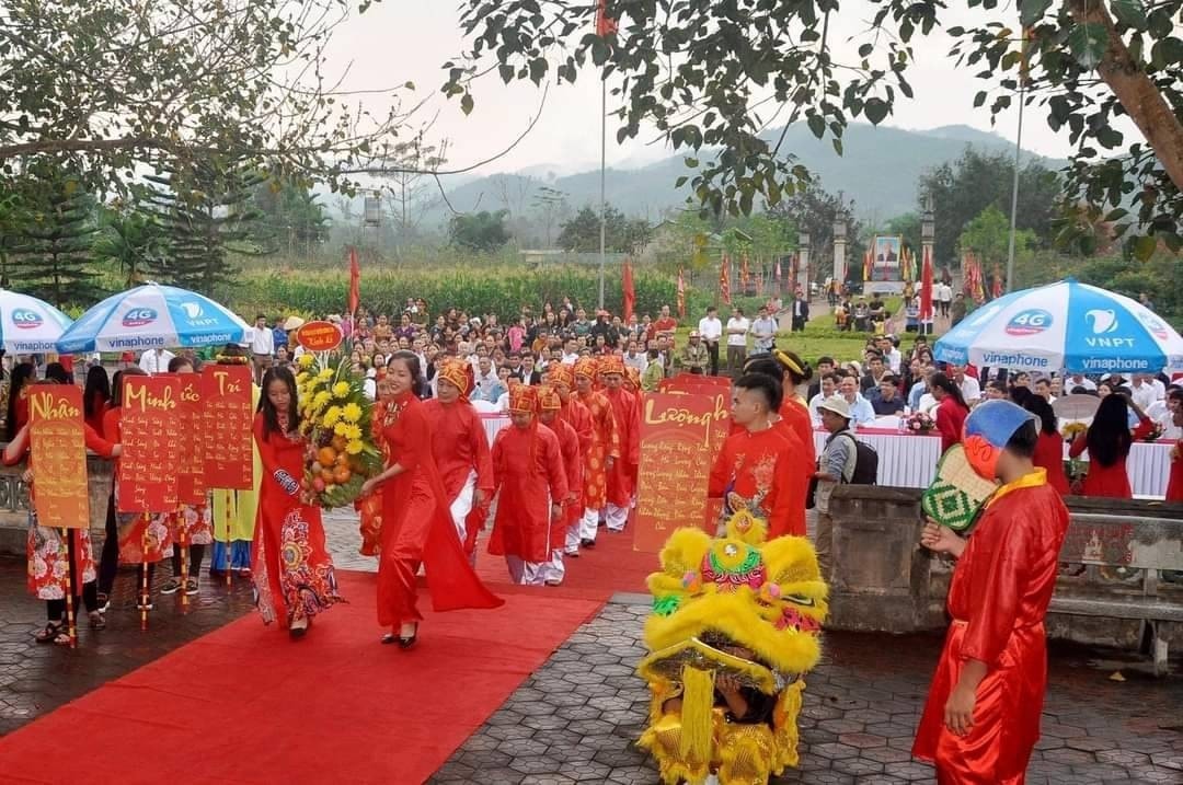 Lễ hội Hải Thượng Lãn Ông tưởng niệm, tri ân Đại danh y, đồng thời quảng bá rộng rãi hình ảnh đất và người Hương Sơn, Hà Tĩnh. Nguồn: HS