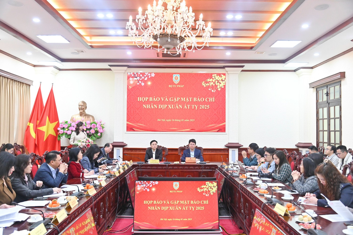 Quang cảnh họp báo