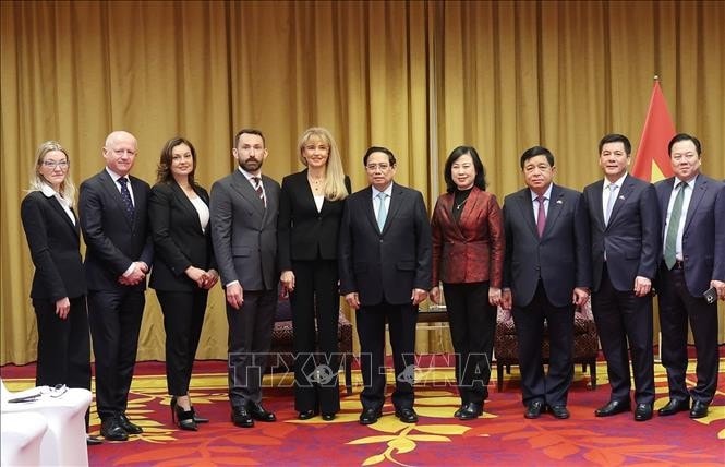 Thủ tướng Phạm Minh Chính tiếp bà Malgorzata Adamkiewicz, Chủ tịch Hội đồng quản trị Tập đoàn Adamed Pharma. Ảnh: Dương Giang/TTXVN