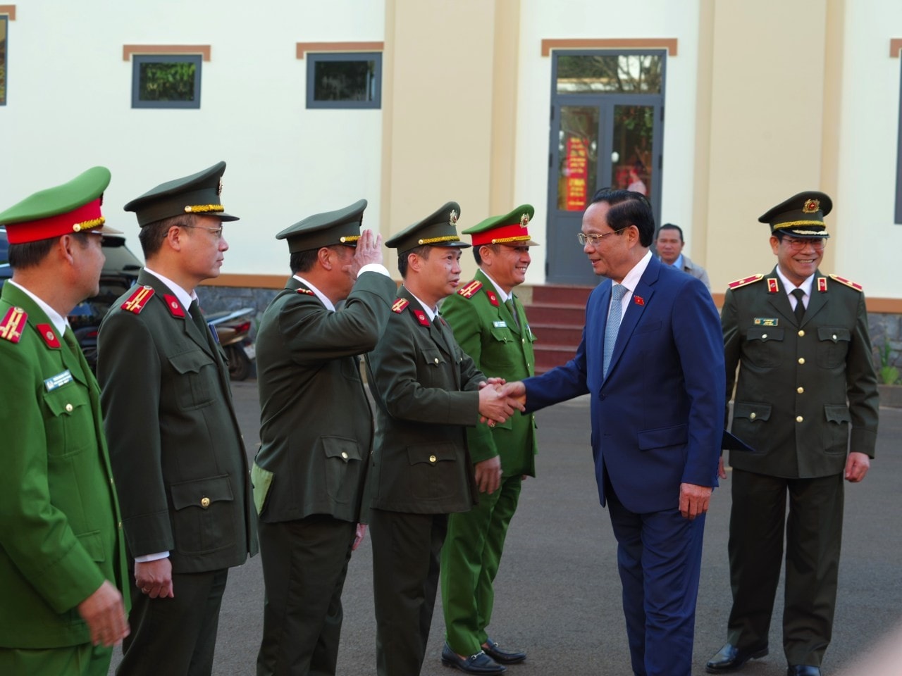Phó Chủ tịch Quốc hội, Thượng tướng Trần Quang Phương đến thăm, chúc Tết Công an tỉnh Đắk Lắk