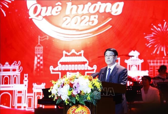 Thay mặt Lãnh đạo Đảng, Nhà nước, Mặt trận Tổ quốc Việt Nam, Chủ tịch nước Lương Cường phát biểu chúc Tết kiều bào. Ảnh: TTXVN