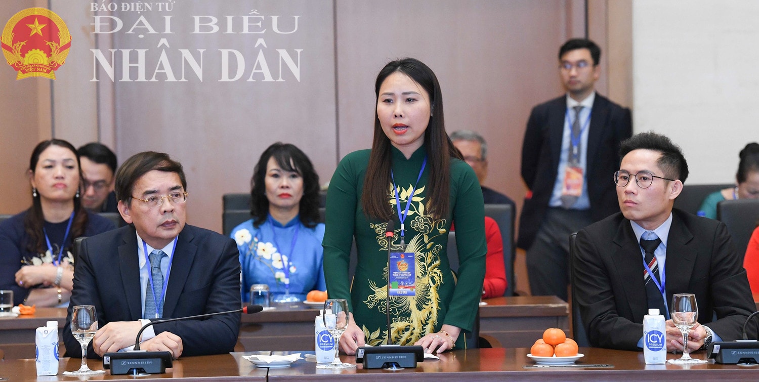 Kiều bào ở Nhật Bản Lê Thị Thương phát biểu. Ảnh: Lâm Hiển