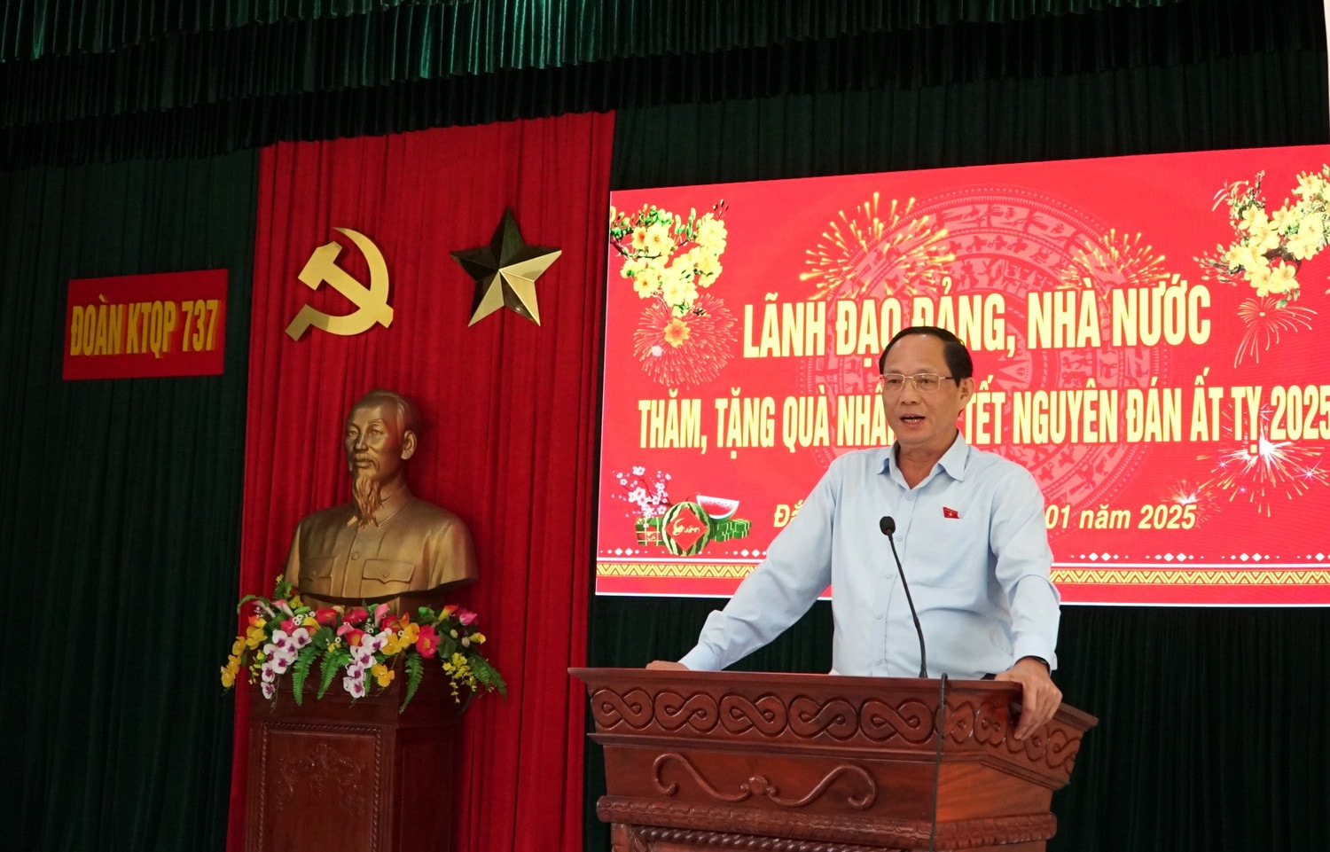 Phó Chủ tịch Quốc hội Trần Quang Phương tại buổi làm việc với Đoàn Kinh tế Quốc phòng 737