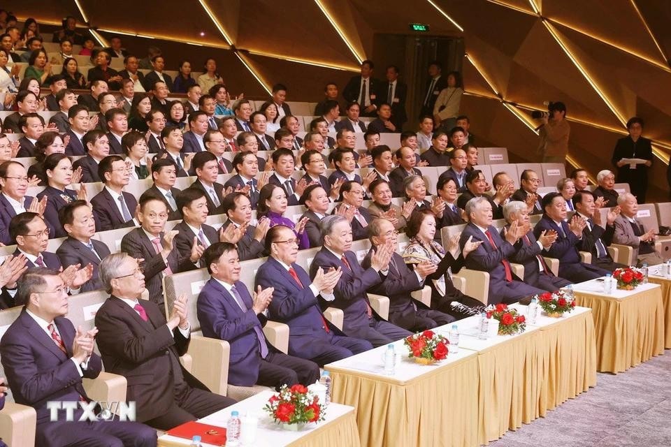 Tổng Bí thư Tô Lâm và lãnh đạo, nguyên lãnh đạo Đảng, Nhà nước dự lễ trao giải. Ảnh: Thống Nhất/TTXVN