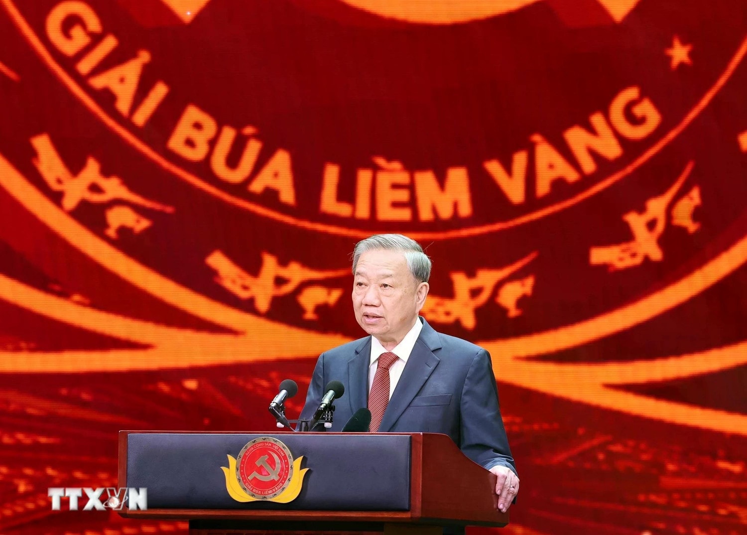 Tổng Bí thư Tô Lâm phát biểu tại Lễ trao Giải Búa liềm Vàng lần thứ IX. Ảnh: Thống Nhất/TTXVN