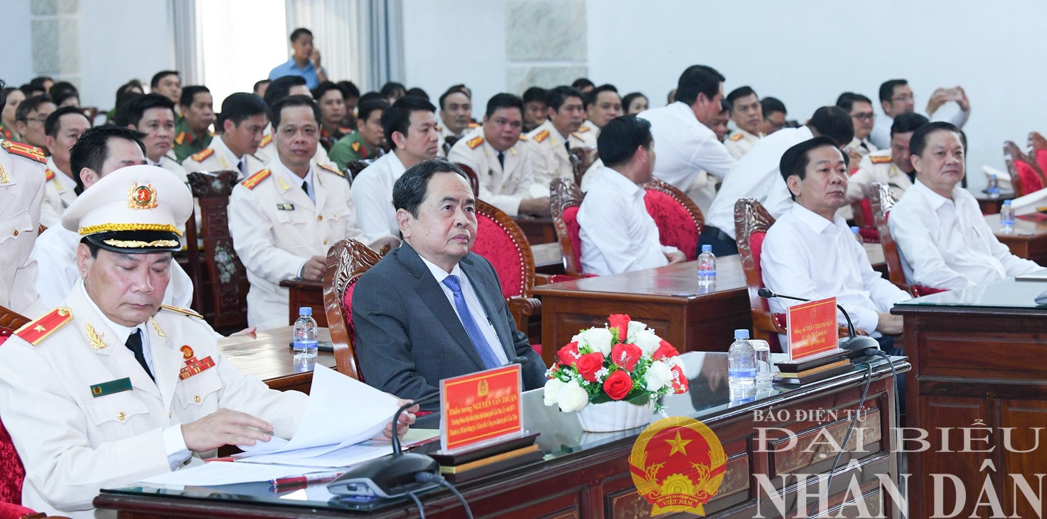 Chủ tịch Quốc hội Trần Thanh Mẫn và các đại biểu dự chương trình. Ảnh: Lâm Hiển